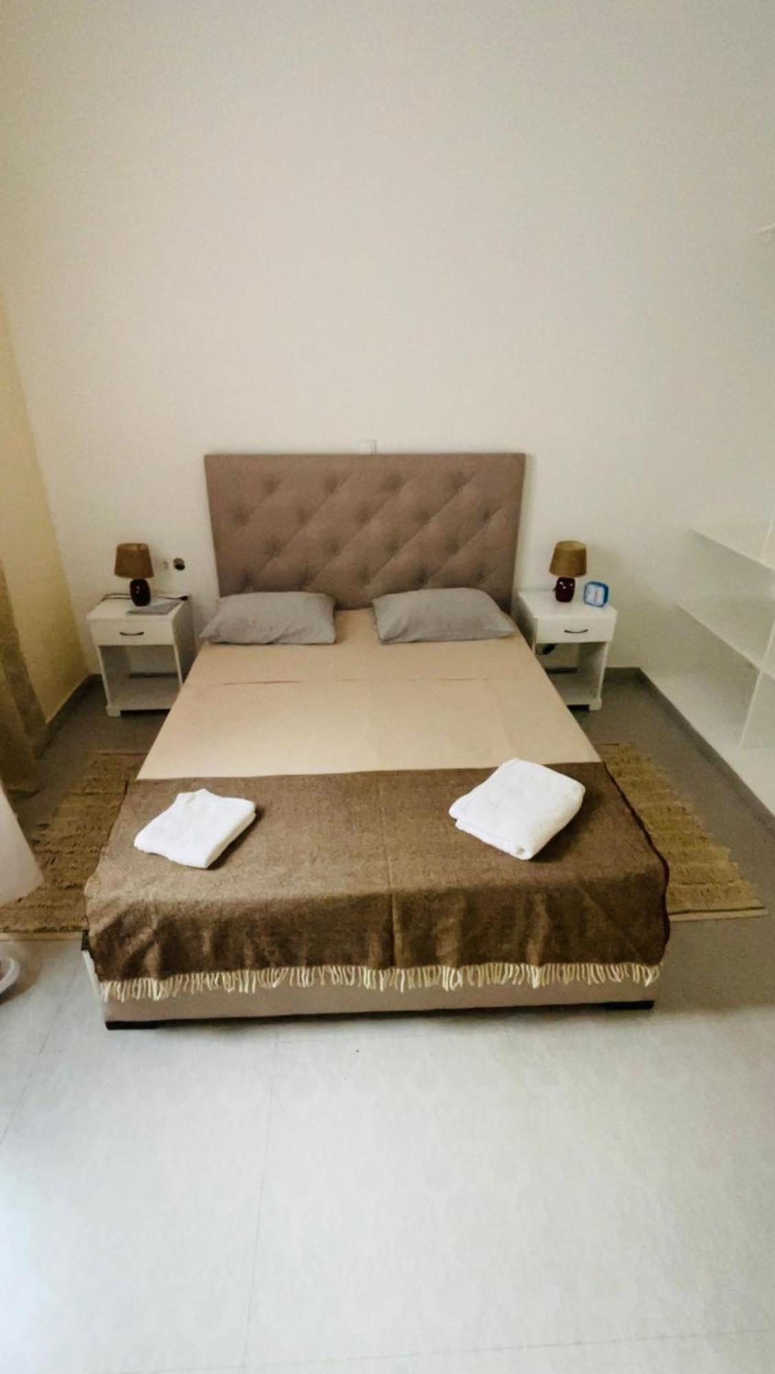 Hostel Rocha Marisol ปงตา ดู ซอล ภายนอก รูปภาพ
