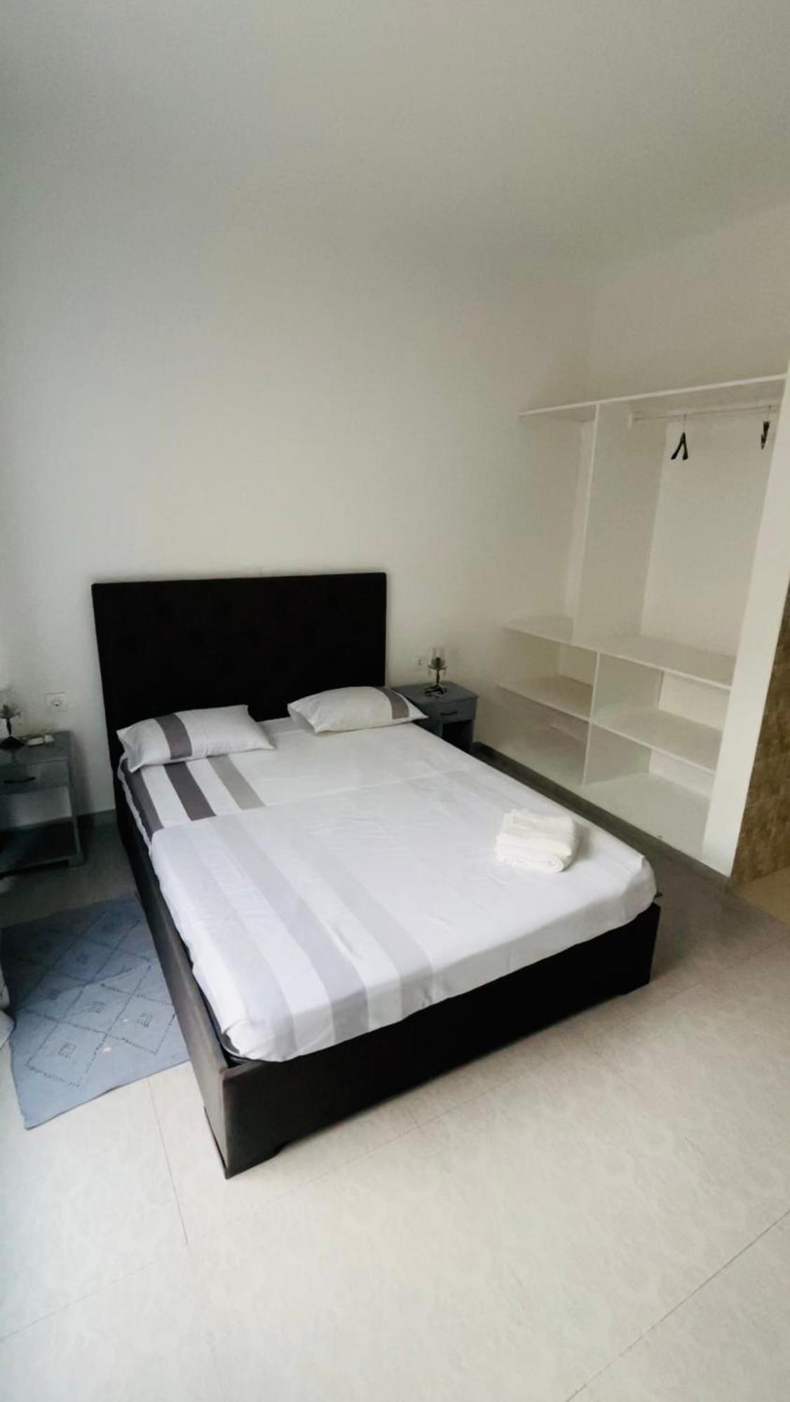 Hostel Rocha Marisol ปงตา ดู ซอล ภายนอก รูปภาพ