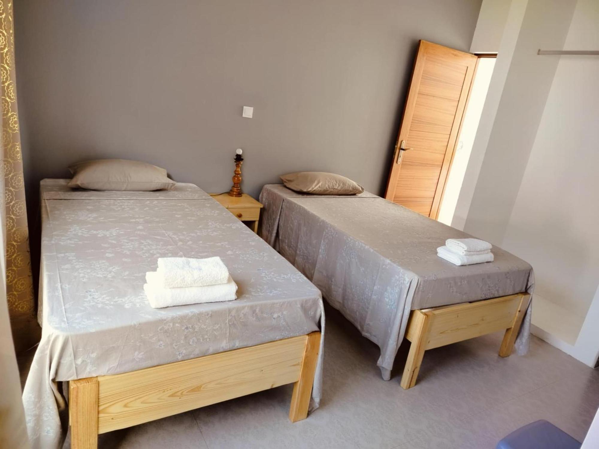 Hostel Rocha Marisol ปงตา ดู ซอล ภายนอก รูปภาพ