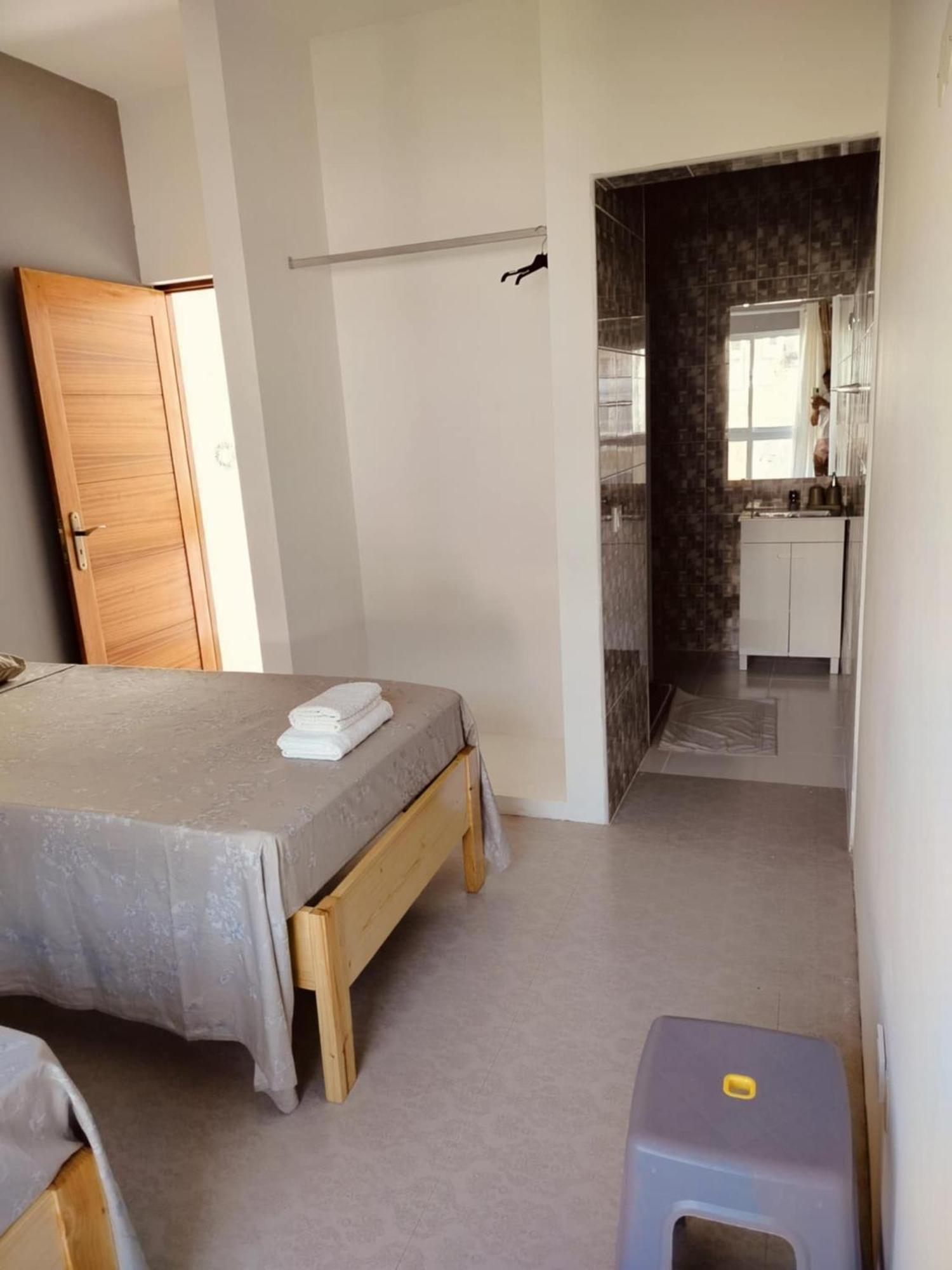 Hostel Rocha Marisol ปงตา ดู ซอล ภายนอก รูปภาพ